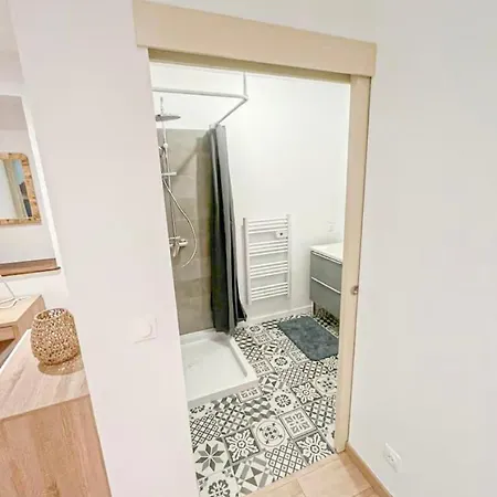 Apartmán 1-bedroom - Private Patio - Air Conditioning - Les Halles Neighborhood Pau
