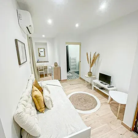 1-bedroom - Private Patio - Air Conditioning - Les Halles Neighborhood 公寓